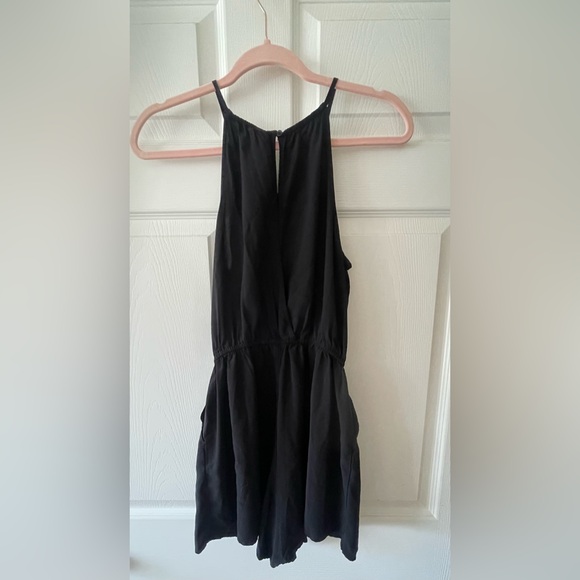 Old Navy Black Sleeveless Romper - Picture 3 of 4